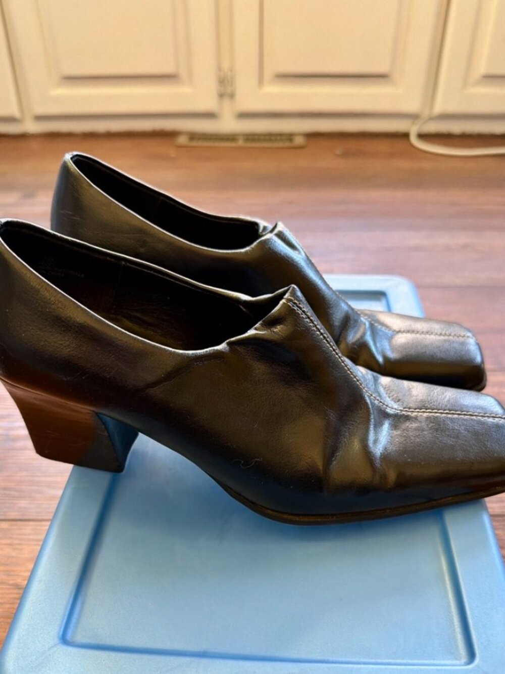 Danelle Black Leather Square Toe Low Heel Pumps Slip On Size 7